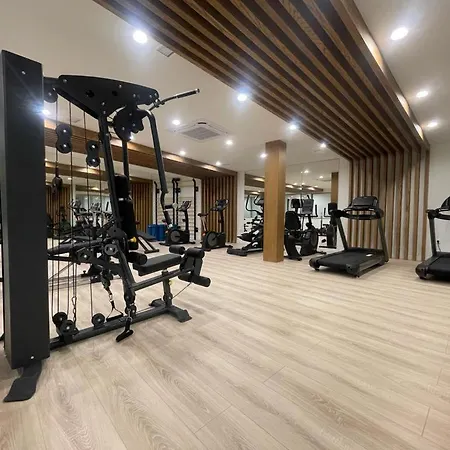 Apartment High End Large Ground Floor With Luxury Private Pool And Sea Views