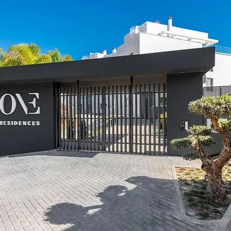 High End Large Ground Floor With Luxury Private Pool And Sea Views