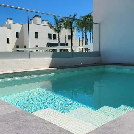 High End Large Ground Floor With Luxury Private Pool And Sea Views *