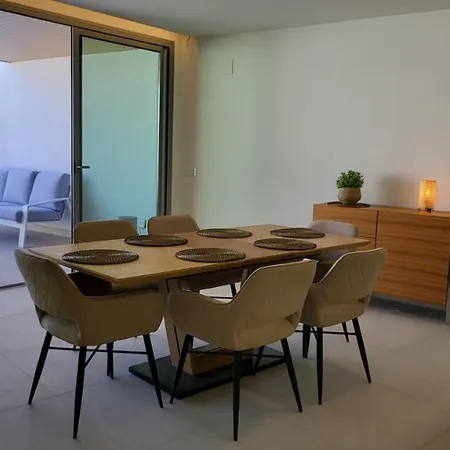 High End Large Ground Floor With Luxury Private Pool And Sea Views