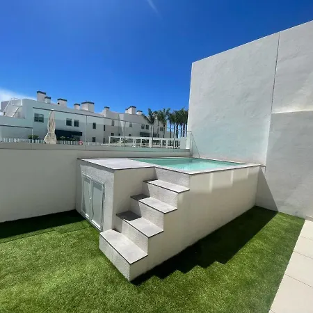 High End Large Ground Floor With Luxury Private Pool And Sea Views